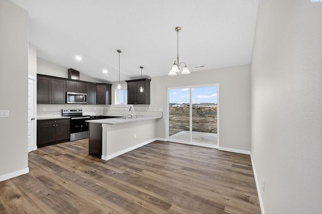 609 E Eureka Ave, Pasco, WA 99301