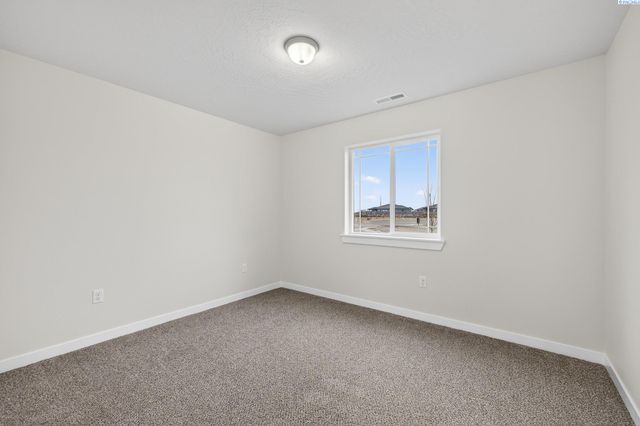 609 E Eureka Ave, Pasco, WA 99301