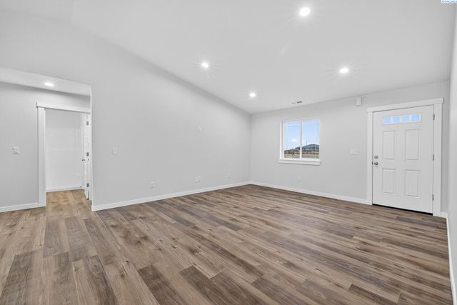 609 E Eureka Ave, Pasco, WA 99301