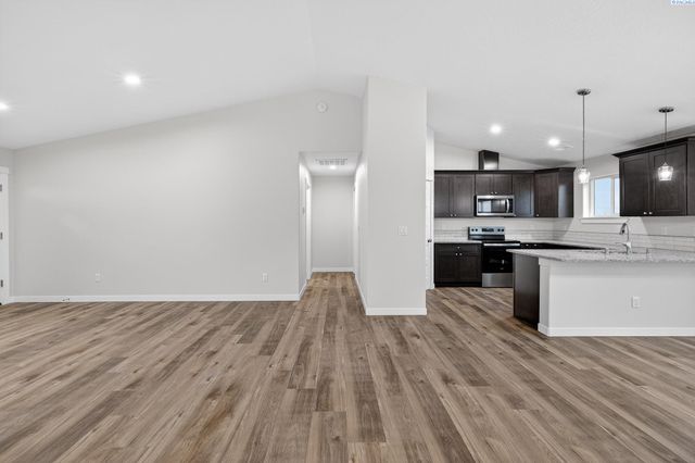 609 E Eureka Ave, Pasco, WA 99301