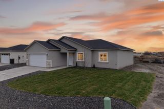 609 E Eureka Ave, Pasco, WA 99301