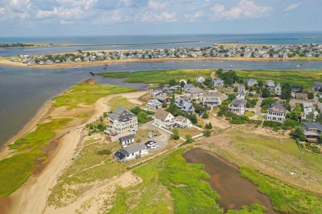 7 Louise St., Newburyport, MA 01950