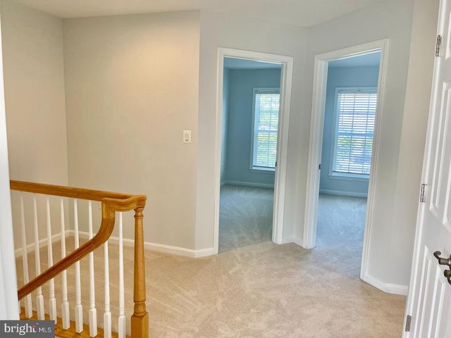 2405 CYPRESS GREEN LN, Herndon, VA 20171