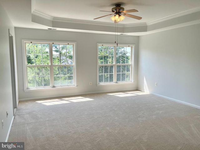 2405 CYPRESS GREEN LN, Herndon, VA 20171