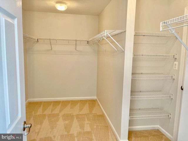 2405 CYPRESS GREEN LN, Herndon, VA 20171