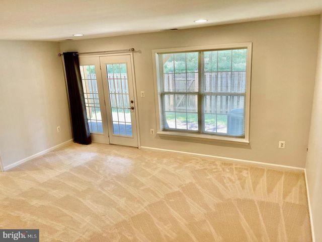 2405 CYPRESS GREEN LN, Herndon, VA 20171