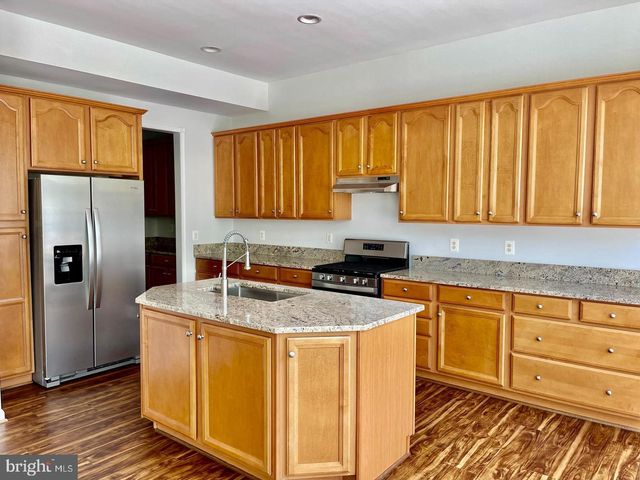 2405 CYPRESS GREEN LN, Herndon, VA 20171