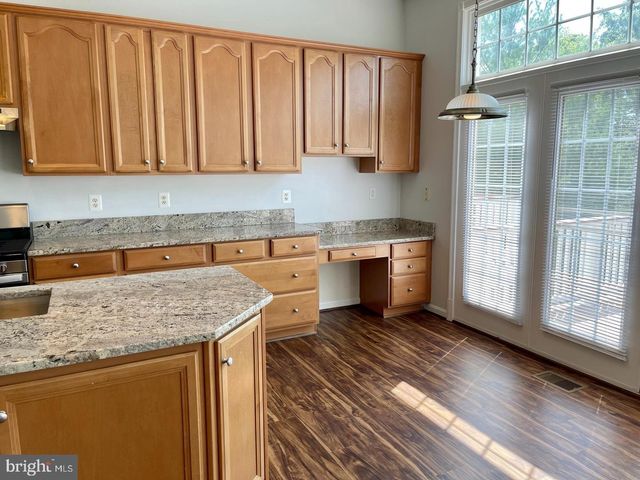 2405 CYPRESS GREEN LN, Herndon, VA 20171