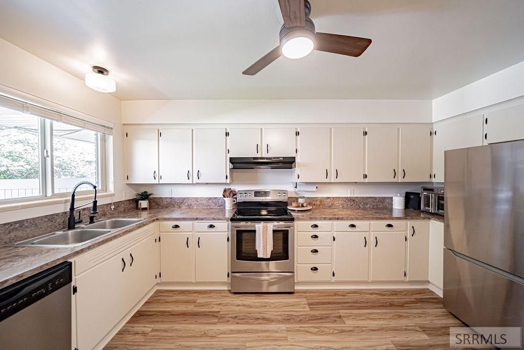 Image 14 of property listing at 1385 Ricks Street, Idaho Falls, ID 83404