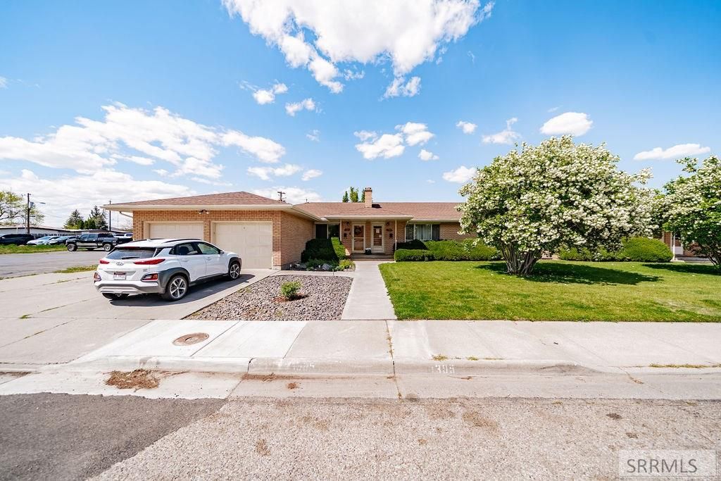 Image 3 of property listing at 1385 Ricks Street, Idaho Falls, ID 83404