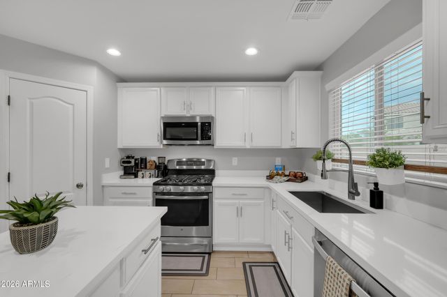 7965 S ABBEY Lane, Gilbert, AZ 85298