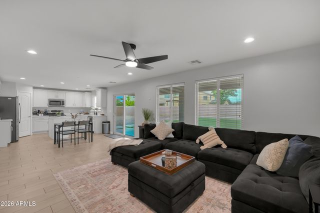 7965 S ABBEY Lane, Gilbert, AZ 85298