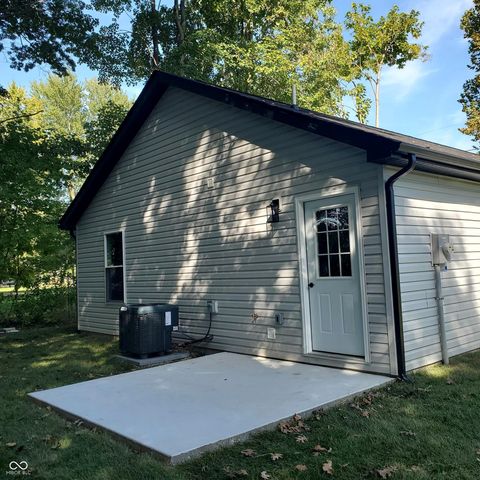 358 S Oak Street, Austin, IN 47102