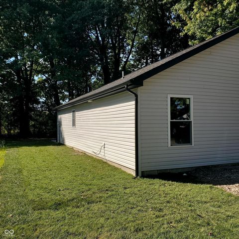 358 S Oak Street, Austin, IN 47102