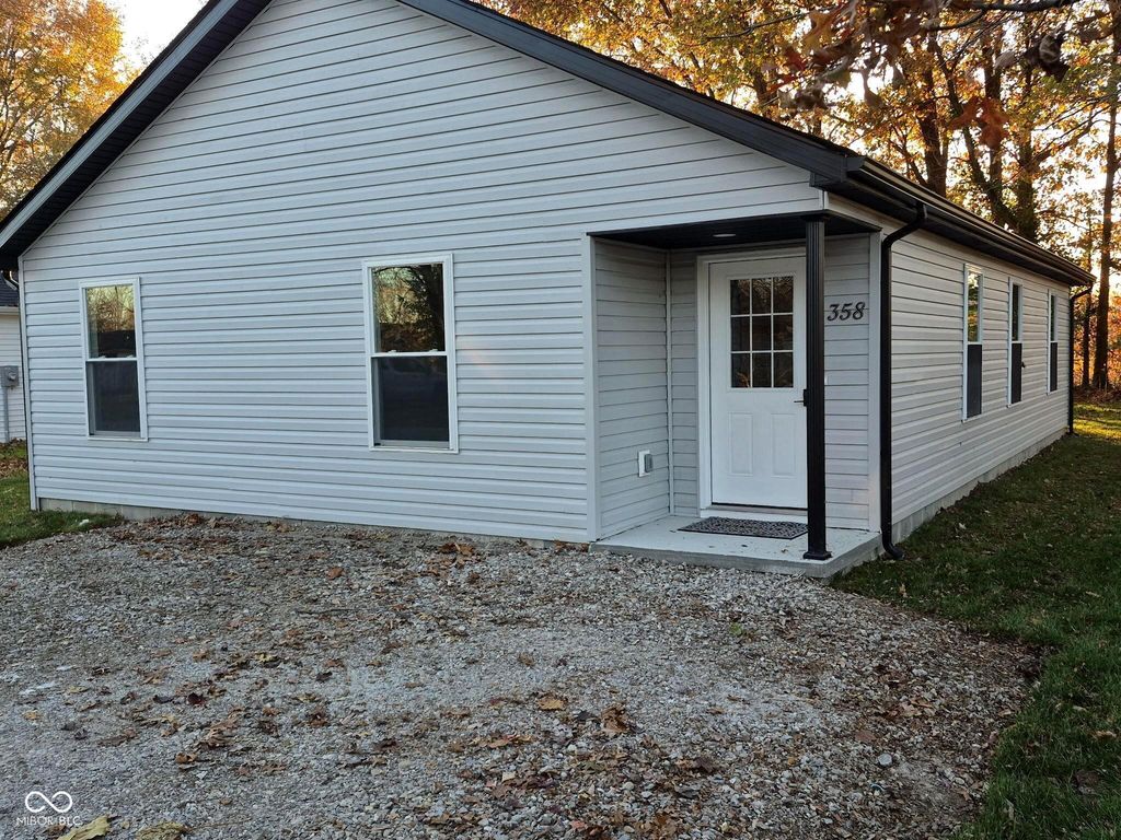 358 S Oak Street, Austin, IN 47102