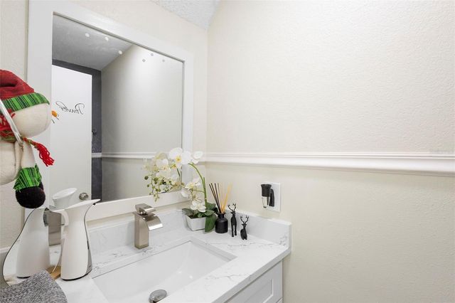 1604 E WATERS AVENUE, Tampa, FL 33604