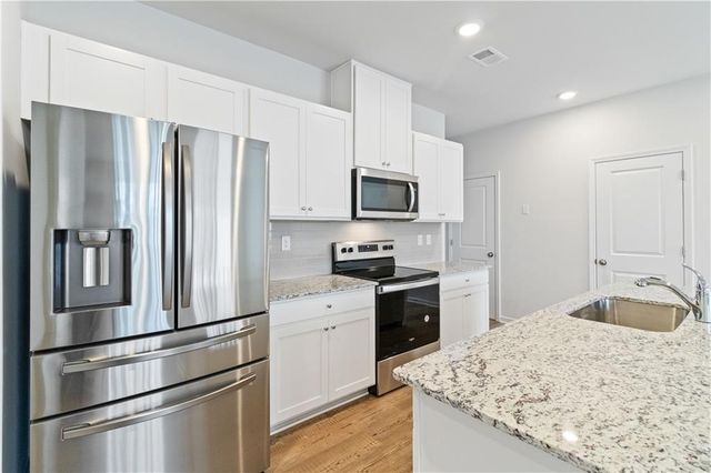 5113 Sidney Square, Flowery Branch, GA 30542