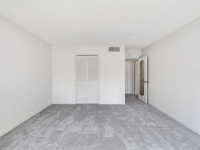 5050 Ambassador Way 218, Houston, TX 77056