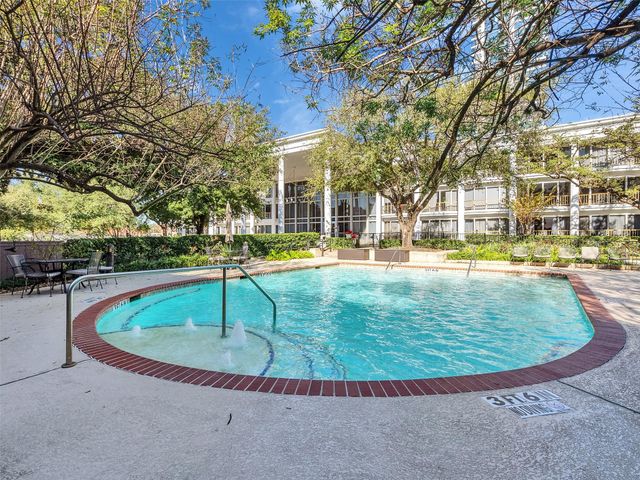 5050 Ambassador Way 218, Houston, TX 77056