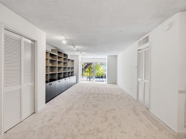 5050 Ambassador Way 218, Houston, TX 77056