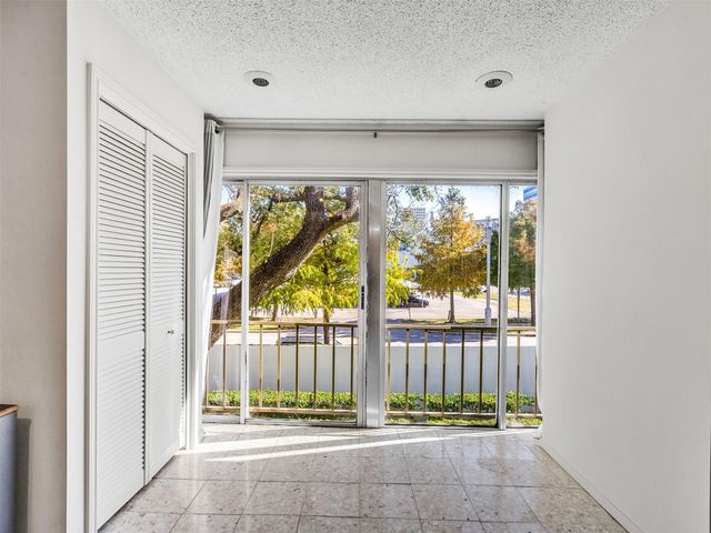 5050 Ambassador Way 218, Houston, TX 77056