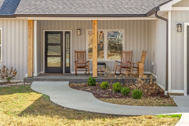 113 Friel Dr, Waverly, TN 37185