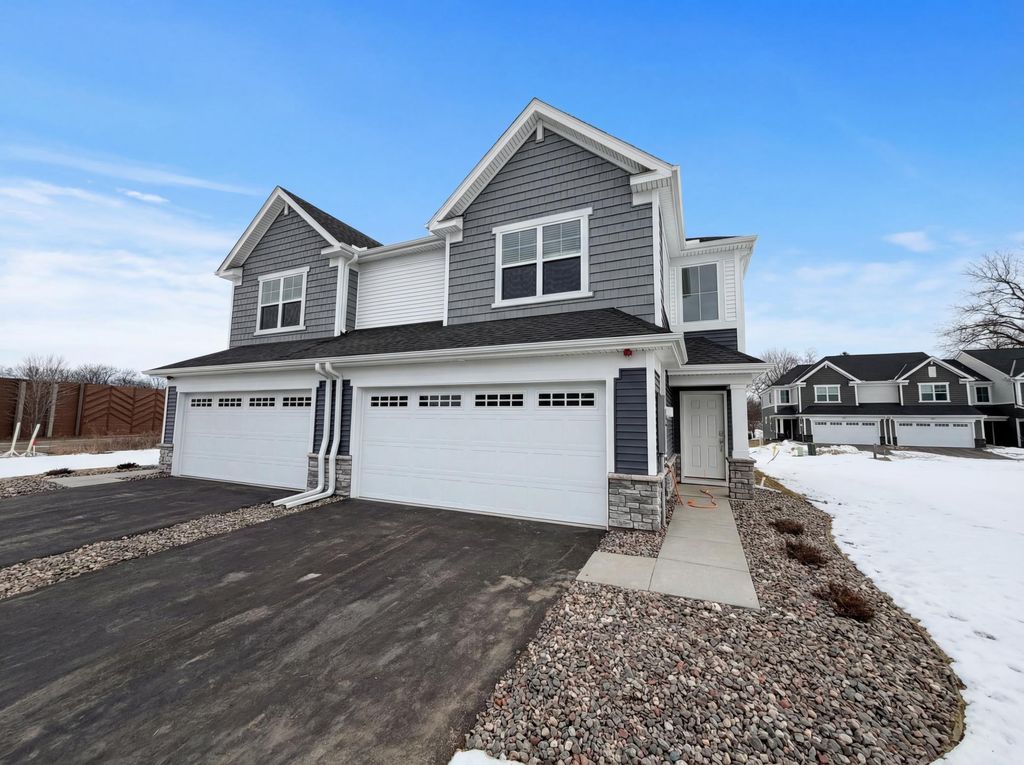 3092 Vanderbie Street, Saint Paul, MN 55117