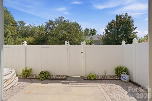 2718 Mill Valley Court, Charlotte, NC 28105