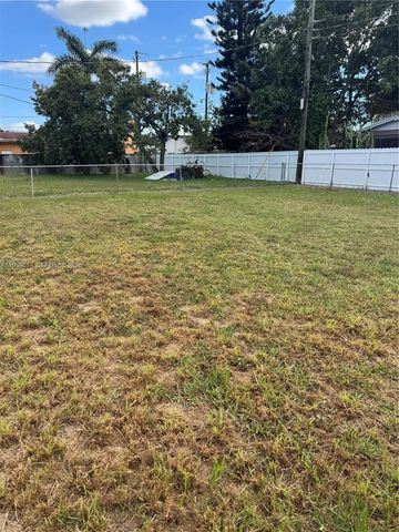 1270 W 31st St, Hialeah, FL 33012