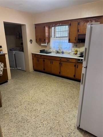 1270 W 31st St, Hialeah, FL 33012