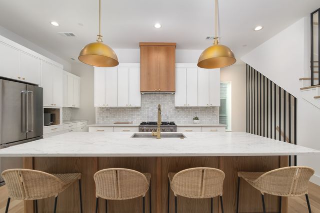 3053 Wycliff Avenue 202, Dallas, TX 75219