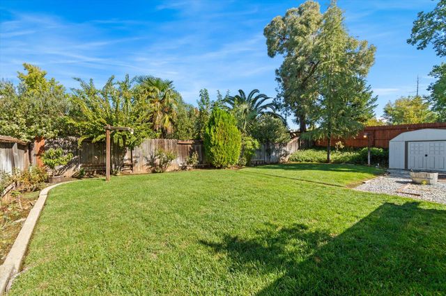 2826 Antigua Drive, Redding, CA 96003