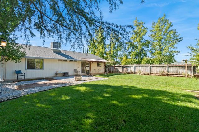 2826 Antigua Drive, Redding, CA 96003