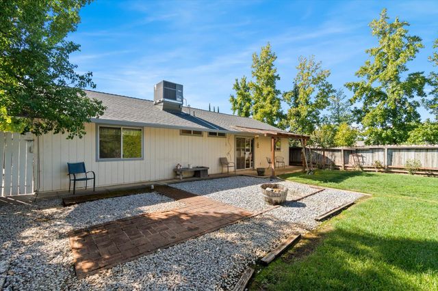2826 Antigua Drive, Redding, CA 96003