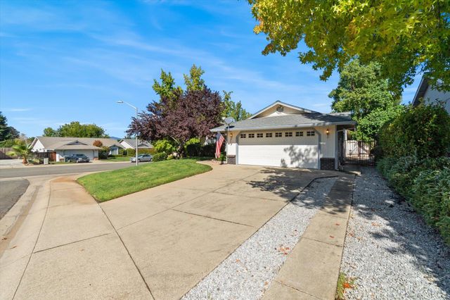 2826 Antigua Drive, Redding, CA 96003