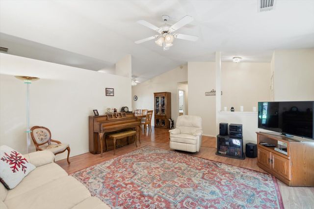 2826 Antigua Drive, Redding, CA 96003