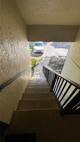 18348 NW 68th Ave H, Hialeah, FL 33015