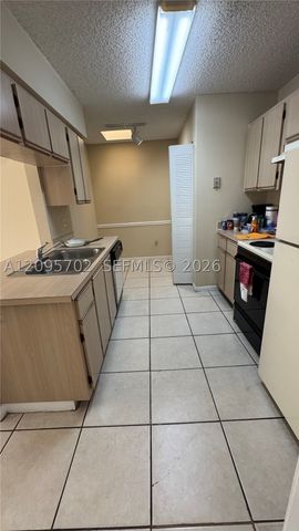 18348 NW 68th Ave H, Hialeah, FL 33015