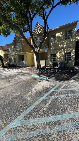 18348 NW 68th Ave H, Hialeah, FL 33015