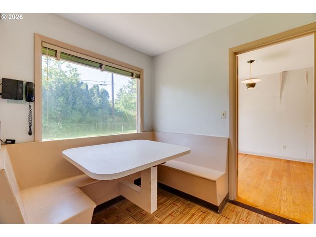 9734 Se HARRISON St, Portland, OR 97216