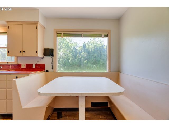9734 Se HARRISON St, Portland, OR 97216