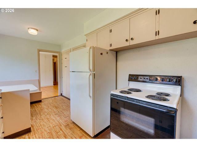 9734 Se HARRISON St, Portland, OR 97216