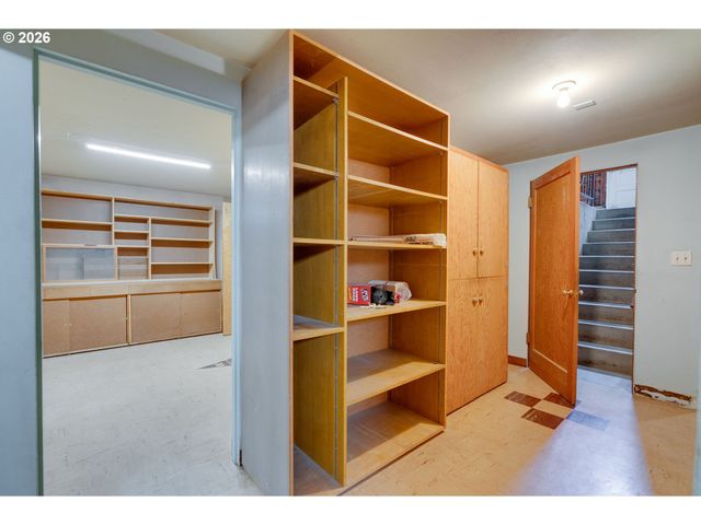 9734 Se HARRISON St, Portland, OR 97216