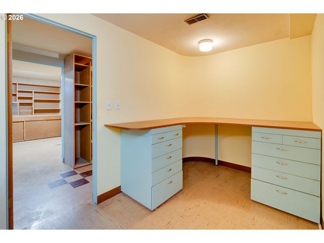 9734 Se HARRISON St, Portland, OR 97216