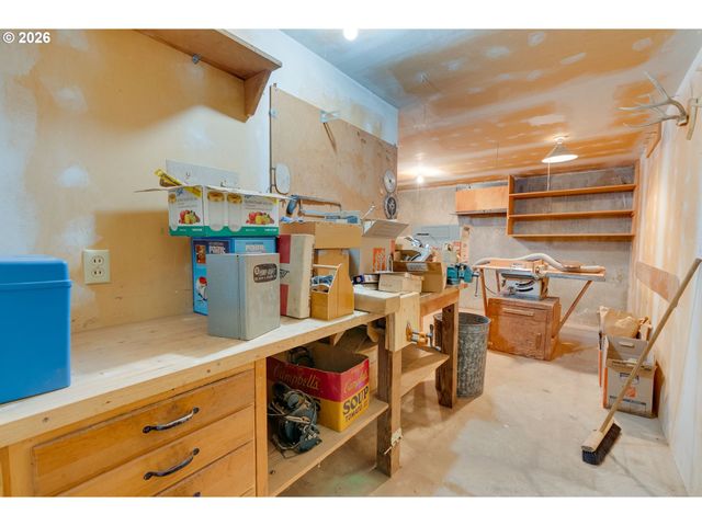 9734 Se HARRISON St, Portland, OR 97216