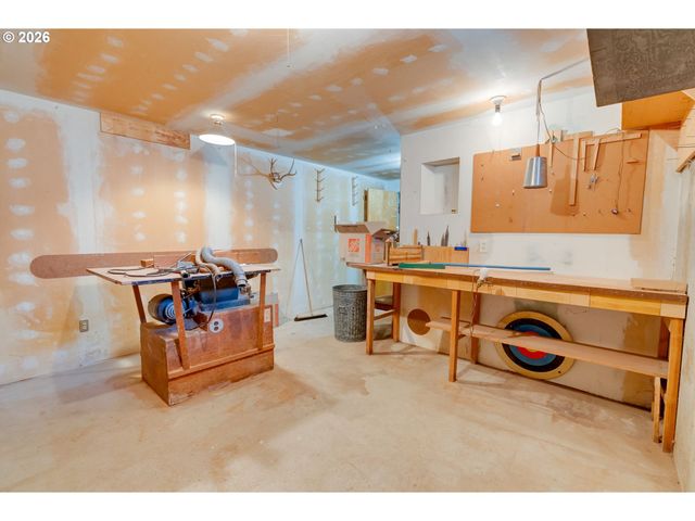 9734 Se HARRISON St, Portland, OR 97216
