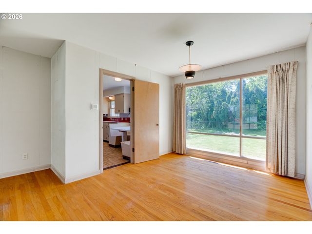 9734 Se HARRISON St, Portland, OR 97216