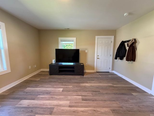 1210 4th Street, Bedford, IN 47421