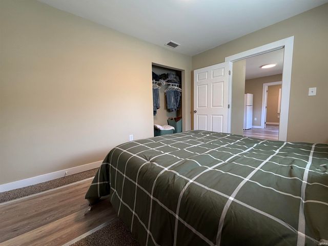 1210 4th Street, Bedford, IN 47421