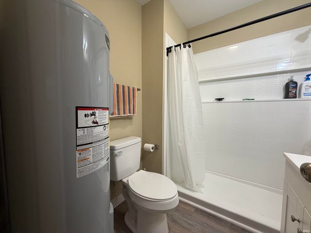 1210 4th Street, Bedford, IN 47421